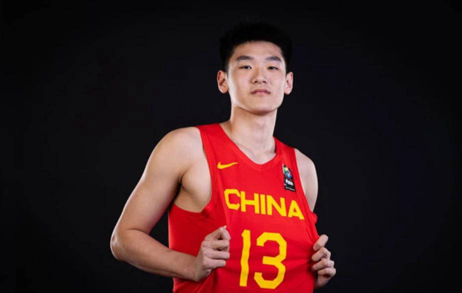 亚洲篮球锦标赛上一位新秀球员崭露头角 亚洲篮球锦标赛上一位新秀球员崭露头角