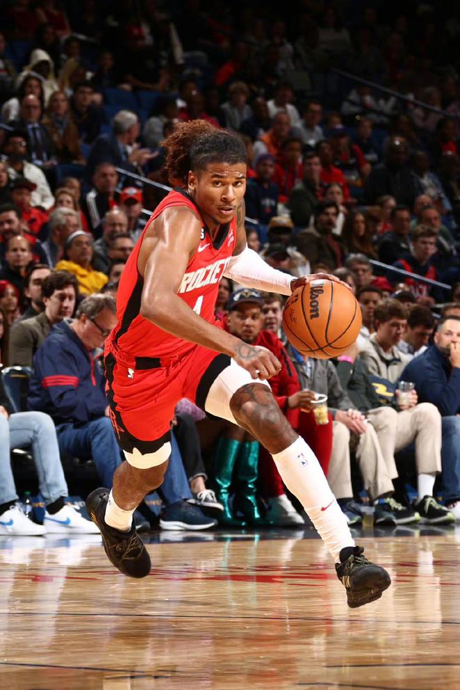 墨西哥射箭运动员集中心神，击败强手的简单介绍