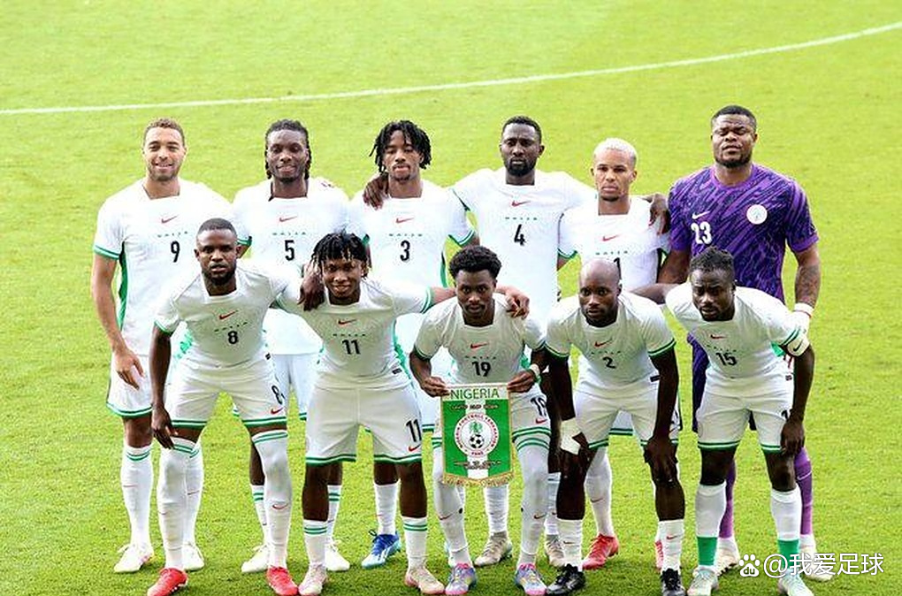 老鹰队员训练备战下一场比赛 老鹰队员训练备战下一场比赛