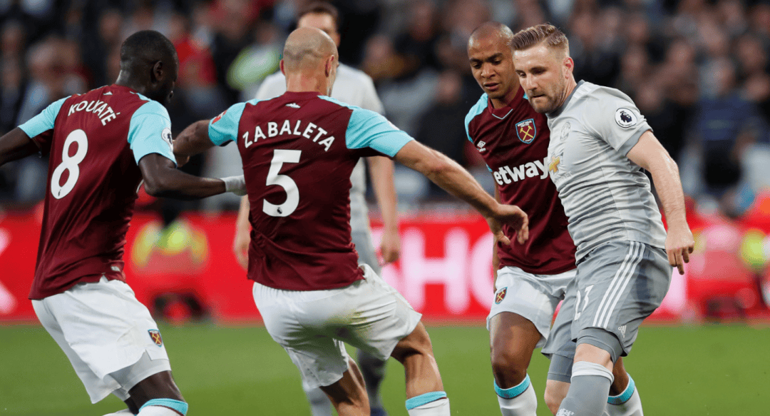 包含西汉姆联客场主帅失败，球队战绩直线下滑的词条